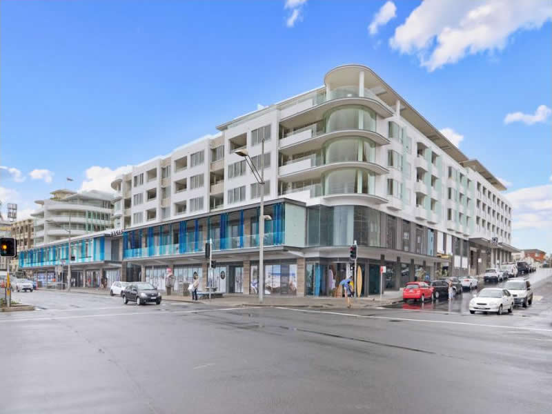 Home Buyer in Bondi Beach, Sydney - Building