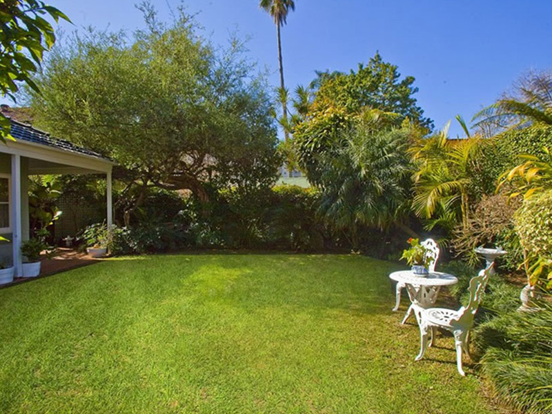 Home Buyer in Double Bay, Sydney - Backyard