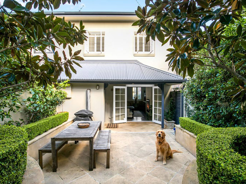 Buyers Agent Purchase in Read St, Bronte, Sydney - Front House with Dog