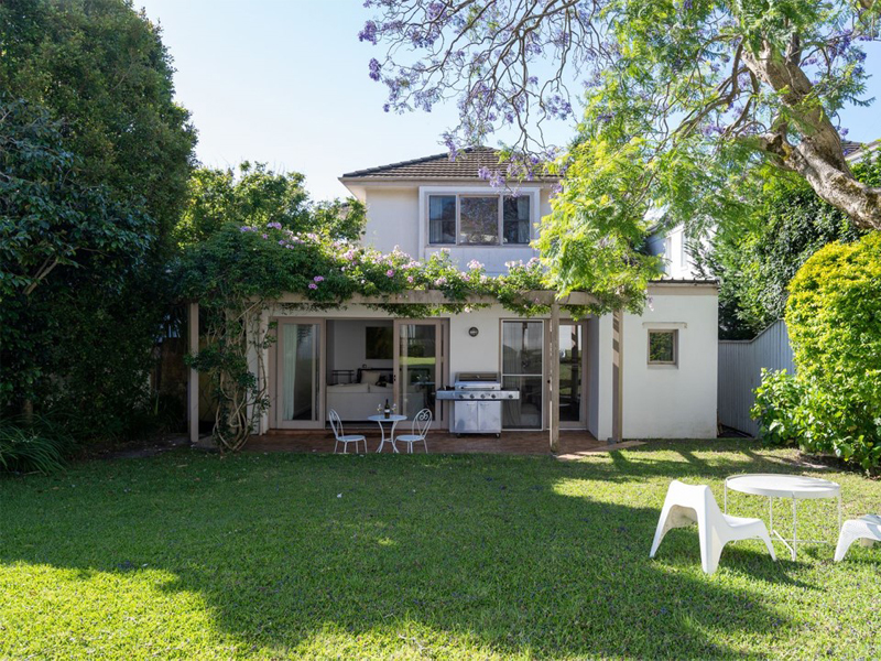 Home Buyer in Bellevue Hill, Sydney - Frontyard