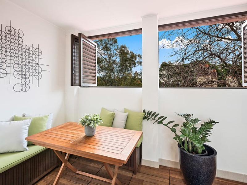 Off-Market Purchase in Eastern Suburbs Parkside Apartment, Sydney - Living Room