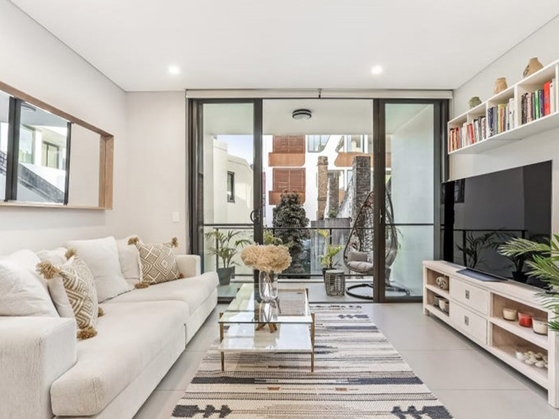 Warehouse Apartment in Bronte, Sydney - Living Room