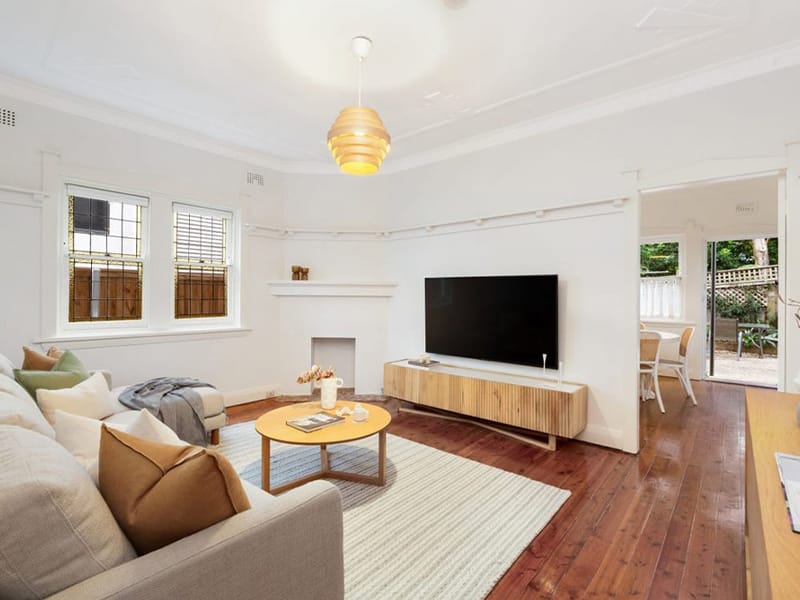 Buyers Agent Purchase Coogee Beaches Buyer - Living Room side-1